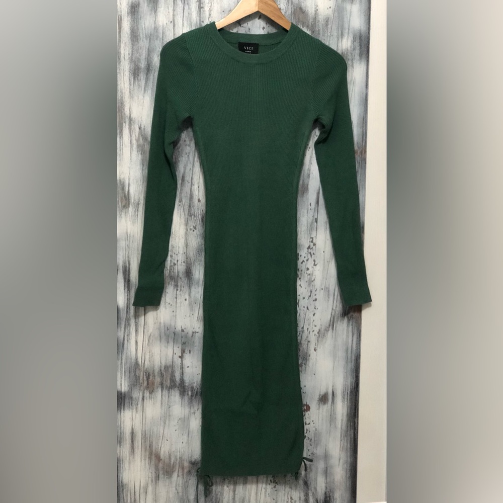 Vici Crew Neck Ruched Ribbed Sweater Dress Size L ~ Evergreen ~ NWOT